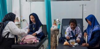 Mengapa Siswa Indonesia Keracunan Makanan di Sekolah – DW – 06/10/2025