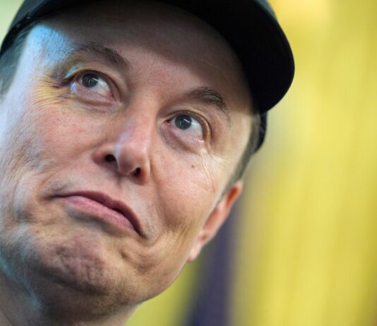 Malaysia, Indonesia menjadi yang pertama memblokir Grok Musk karena deepfake AI : NPR