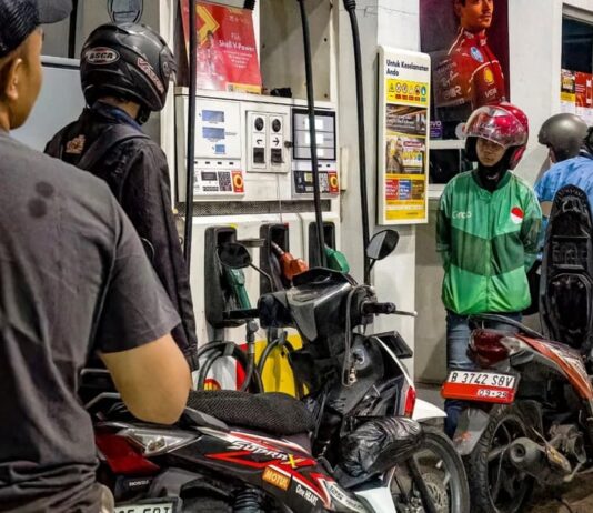 Indonesia menjatah bahan bakar karena harga melonjak di tengah perang Timur Tengah